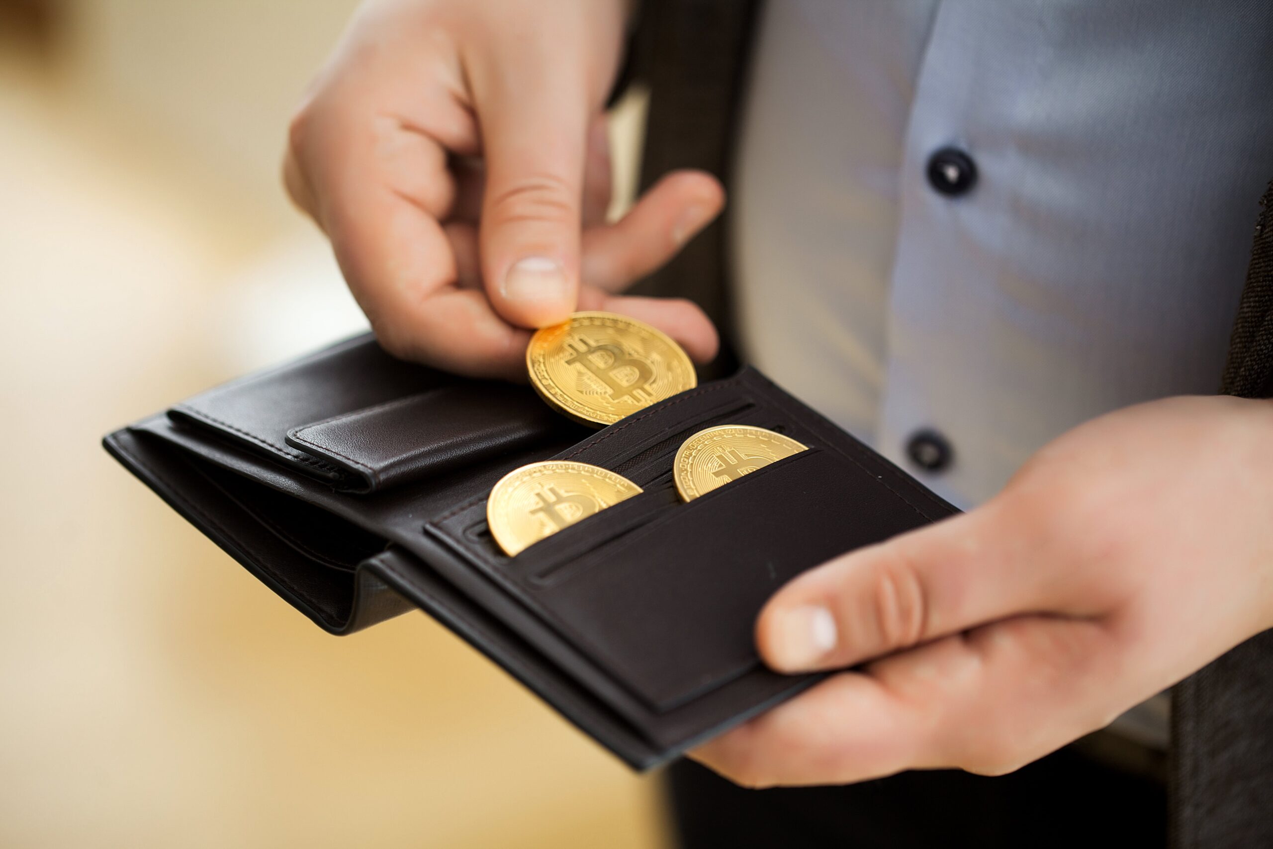 Best Decentralized Wallet in 2025: Why Phantom Is Perfect for TokenSplash and Solana